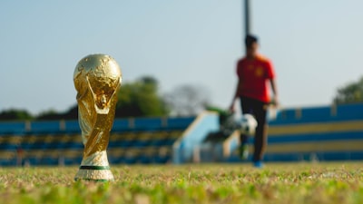 مباراة توتنهام ضد السيتيصراع الأضواء في الدوري الإنجليزي الممتاز